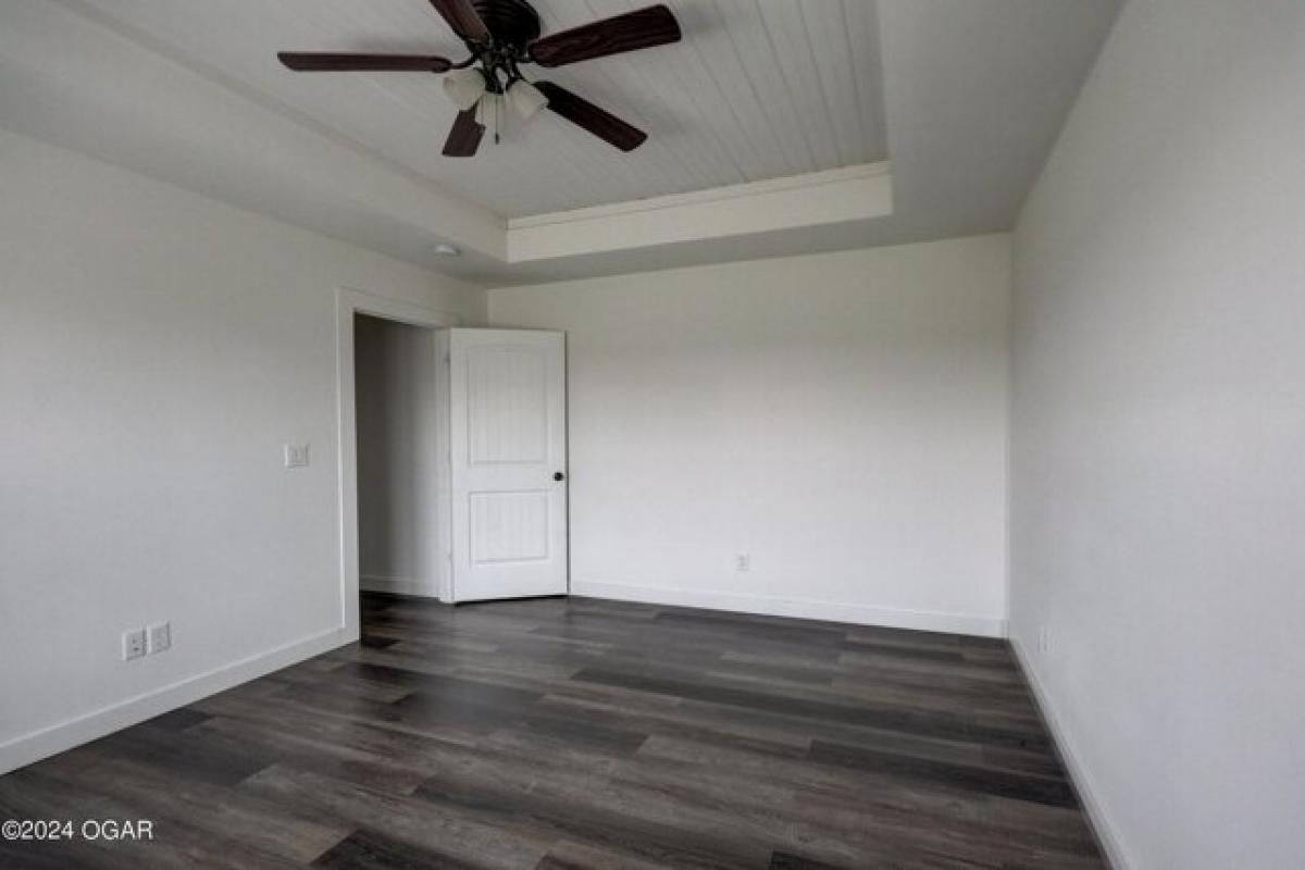 Picture of Home For Sale in Baxter Springs, Kansas, United States