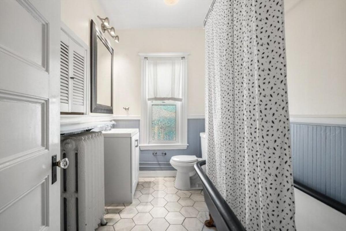 Picture of Home For Sale in Boston, Massachusetts, United States