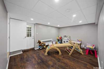 Home For Sale in Hicksville, New York