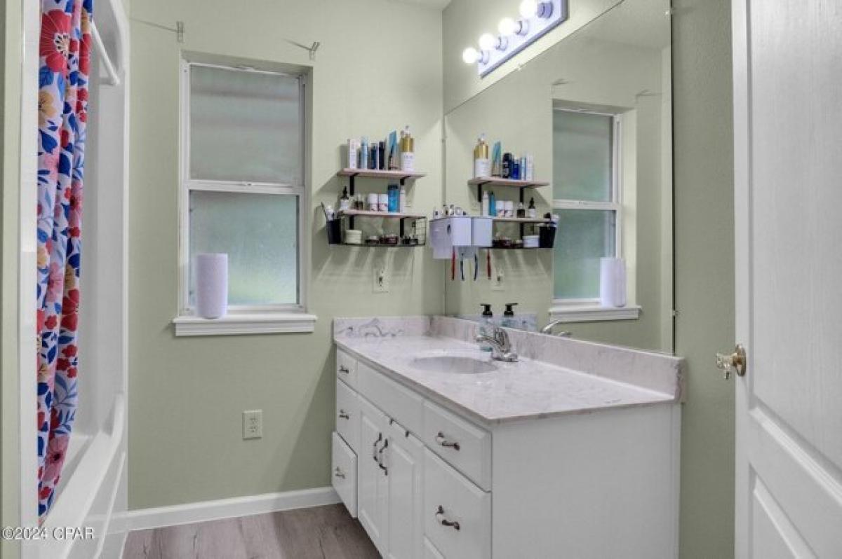 Picture of Home For Sale in Greenwood, Florida, United States