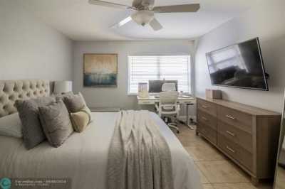Home For Sale in Pembroke Pines, Florida