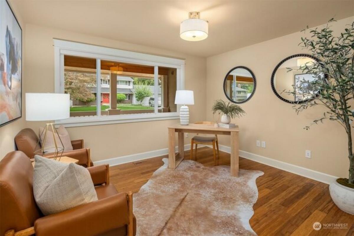 Picture of Home For Sale in Bellevue, Washington, United States