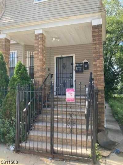 Home For Rent in Newark, New Jersey