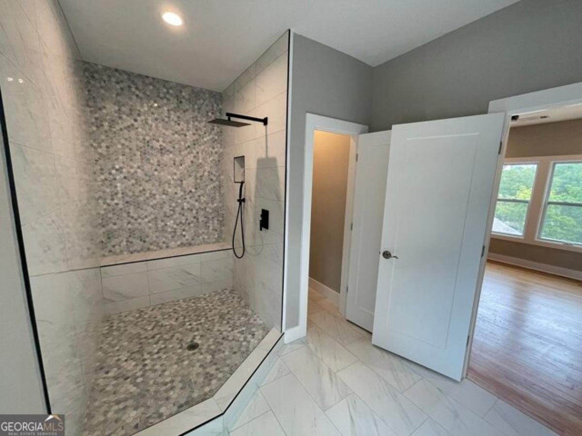 Picture of Home For Sale in Atlanta, Georgia, United States