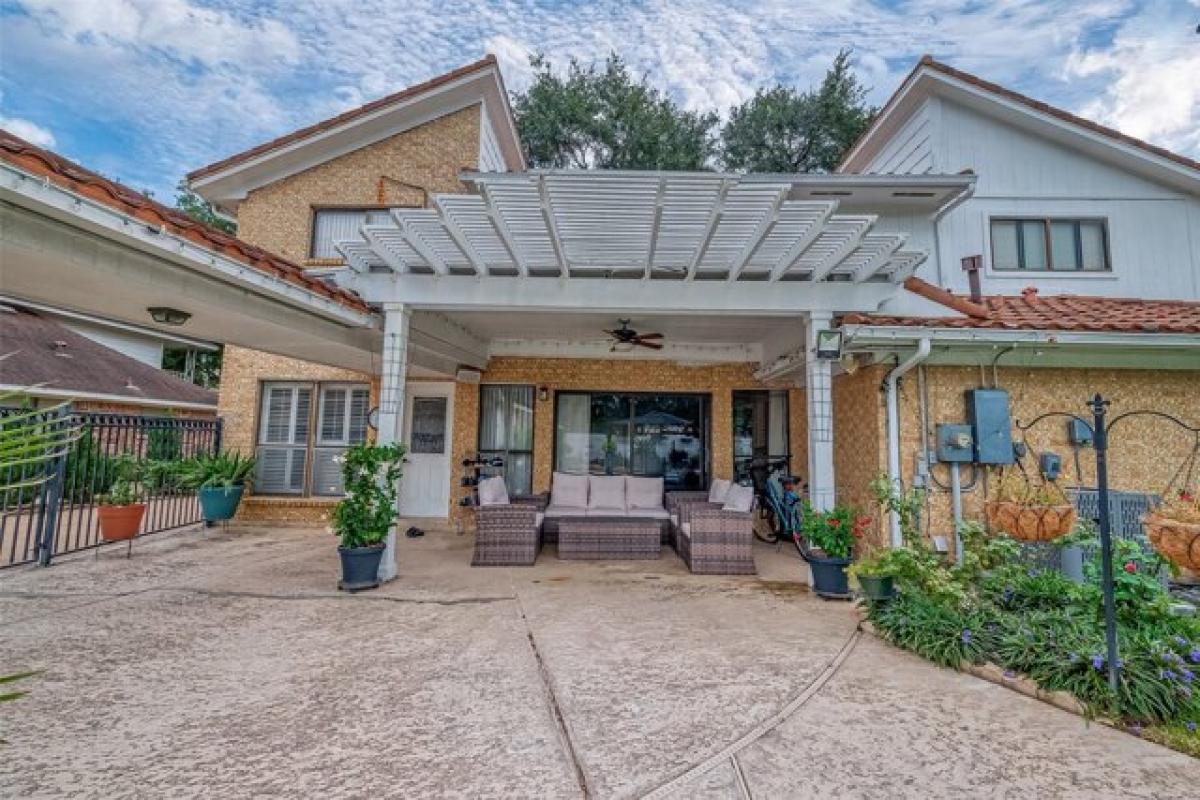 Picture of Home For Sale in Sugar Land, Texas, United States