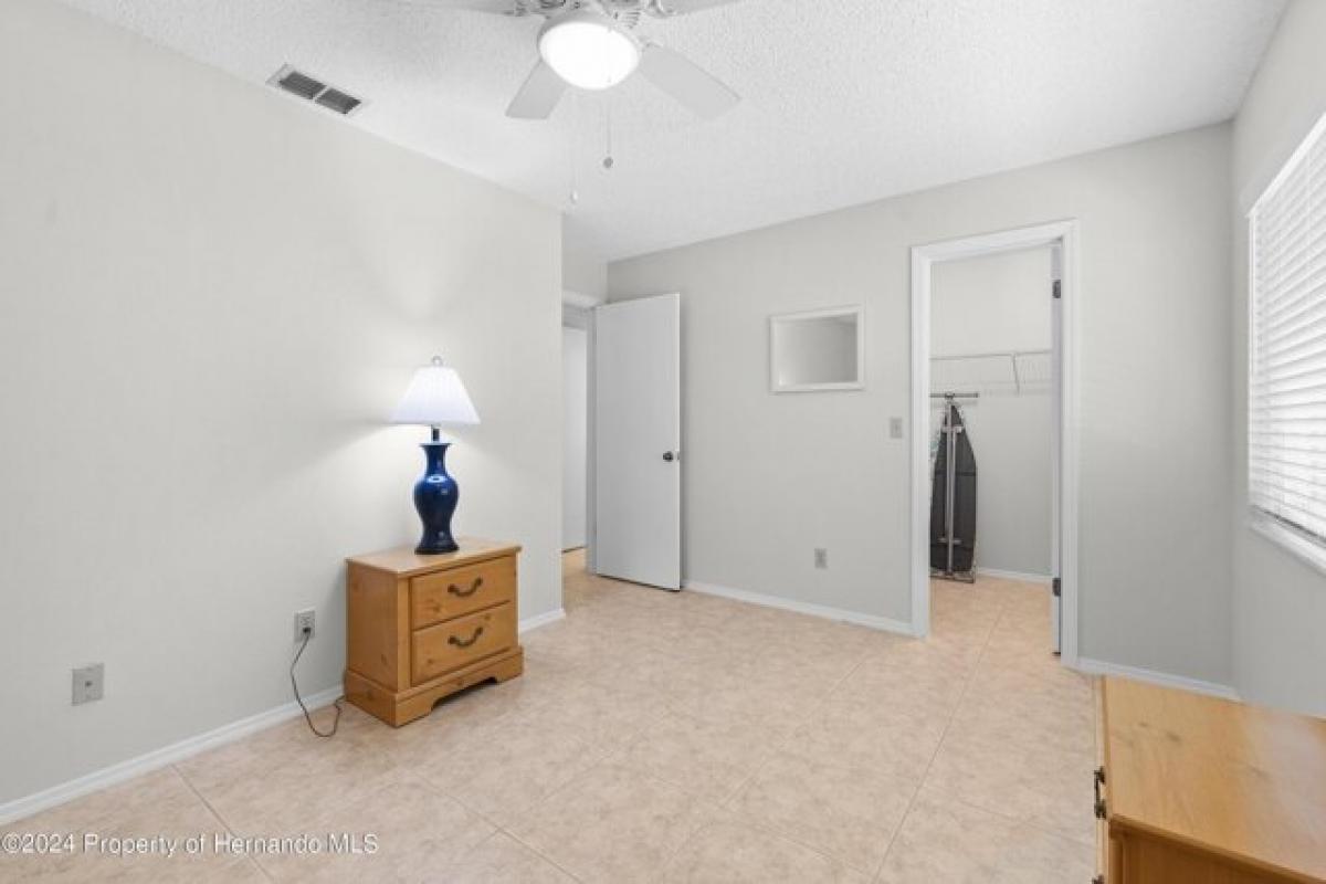 Picture of Home For Sale in Weeki Wachee, Florida, United States