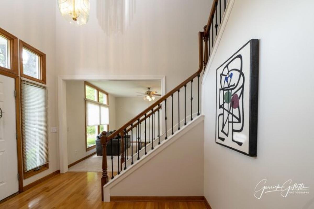 Picture of Home For Sale in Yorkville, Illinois, United States