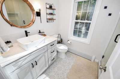 Home For Sale in Lee, New Hampshire