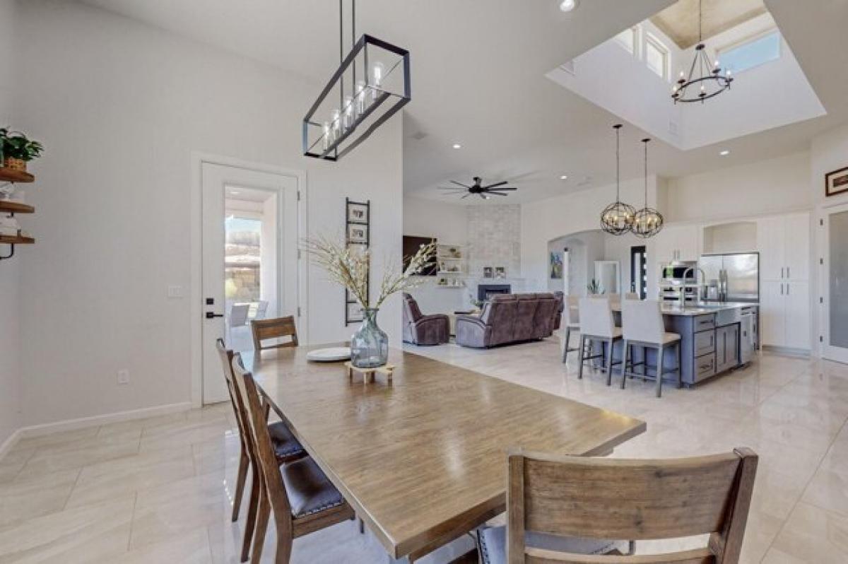 Picture of Home For Sale in Los Lunas, New Mexico, United States