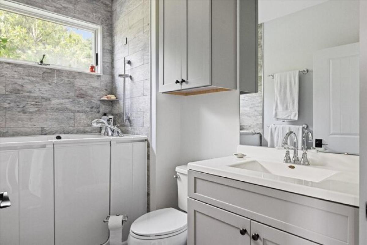 Picture of Home For Sale in Hume, Virginia, United States