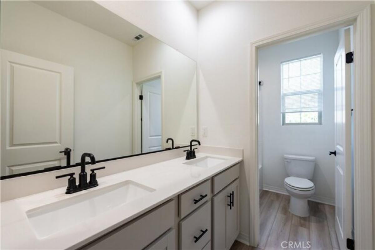 Picture of Home For Sale in Chino, California, United States