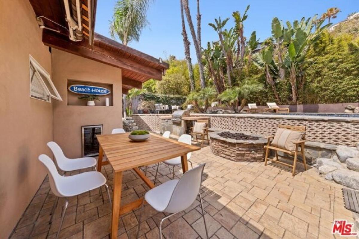 Picture of Home For Sale in Malibu, California, United States