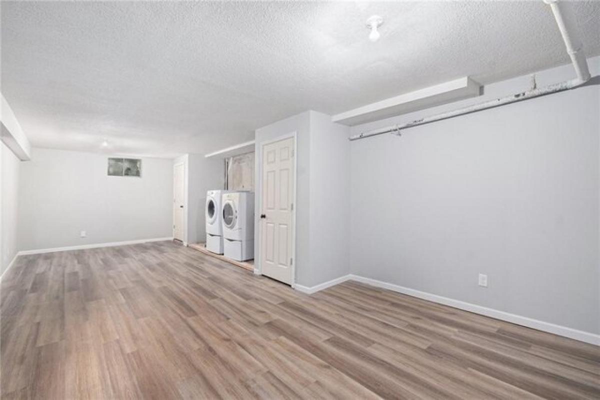 Picture of Home For Sale in Shawnee, Kansas, United States