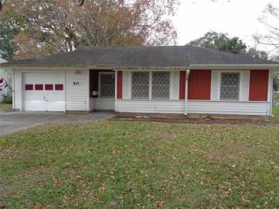 Home For Rent in Lake Jackson, Texas
