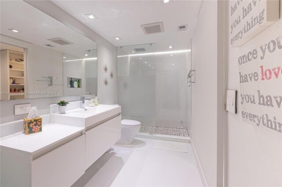 Picture of Home For Sale in Aventura, Florida, United States