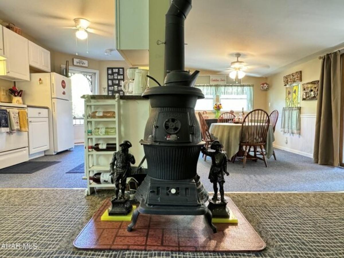 Picture of Home For Sale in Manns Choice, Pennsylvania, United States