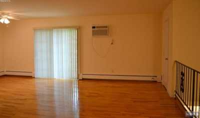 Apartment For Rent in 
