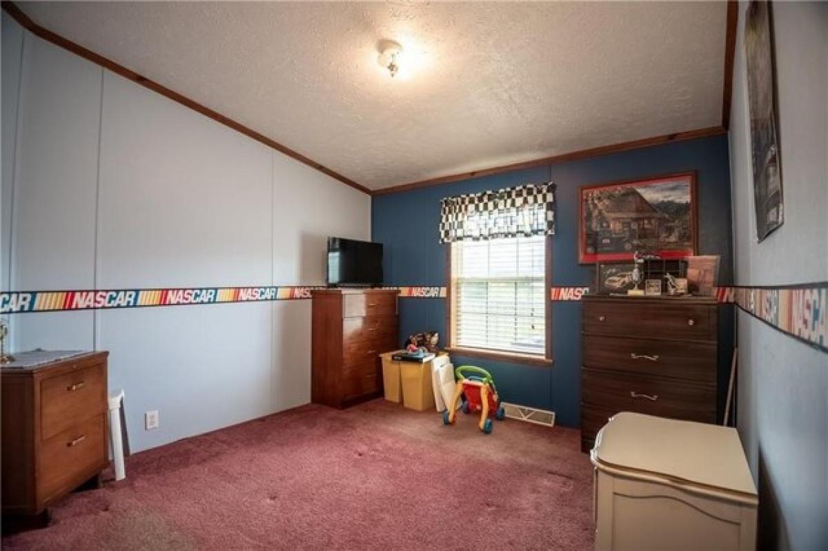 Picture of Home For Sale in West Middlesex, Pennsylvania, United States