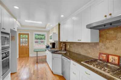 Home For Sale in Manhasset, New York