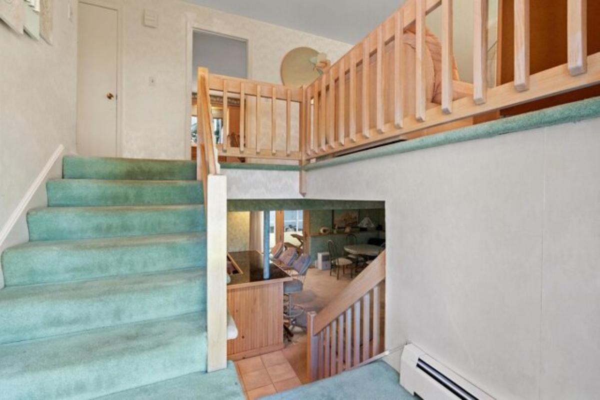 Picture of Home For Sale in Salem, New Hampshire, United States