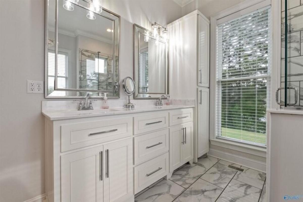 Picture of Home For Sale in Gadsden, Alabama, United States