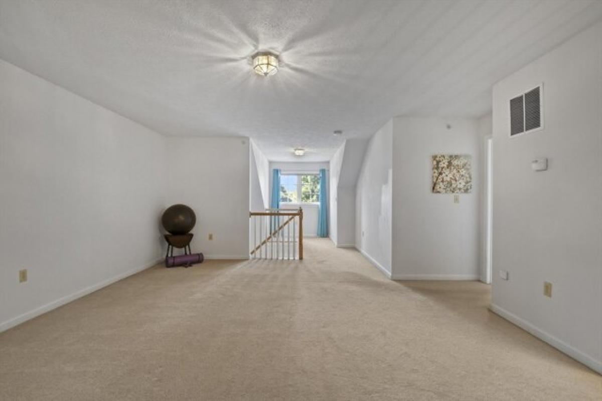 Picture of Home For Sale in Fitchburg, Massachusetts, United States