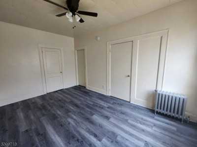 Home For Rent in Linden, New Jersey