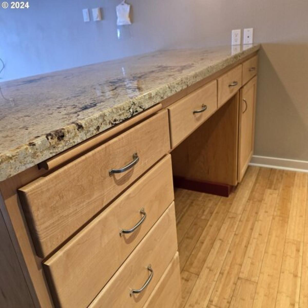 Picture of Home For Sale in Newport, Oregon, United States