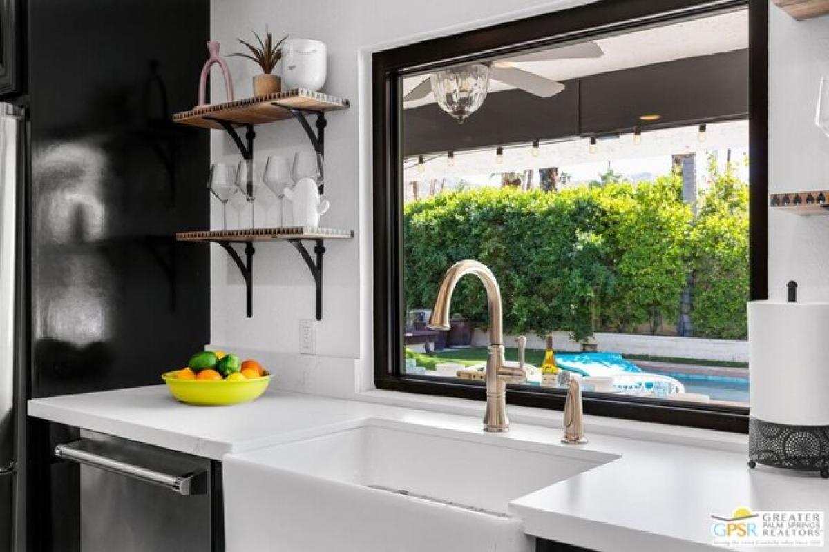 Picture of Home For Sale in Palm Springs, California, United States