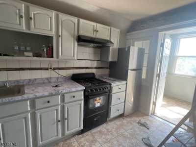 Home For Rent in Newark, New Jersey