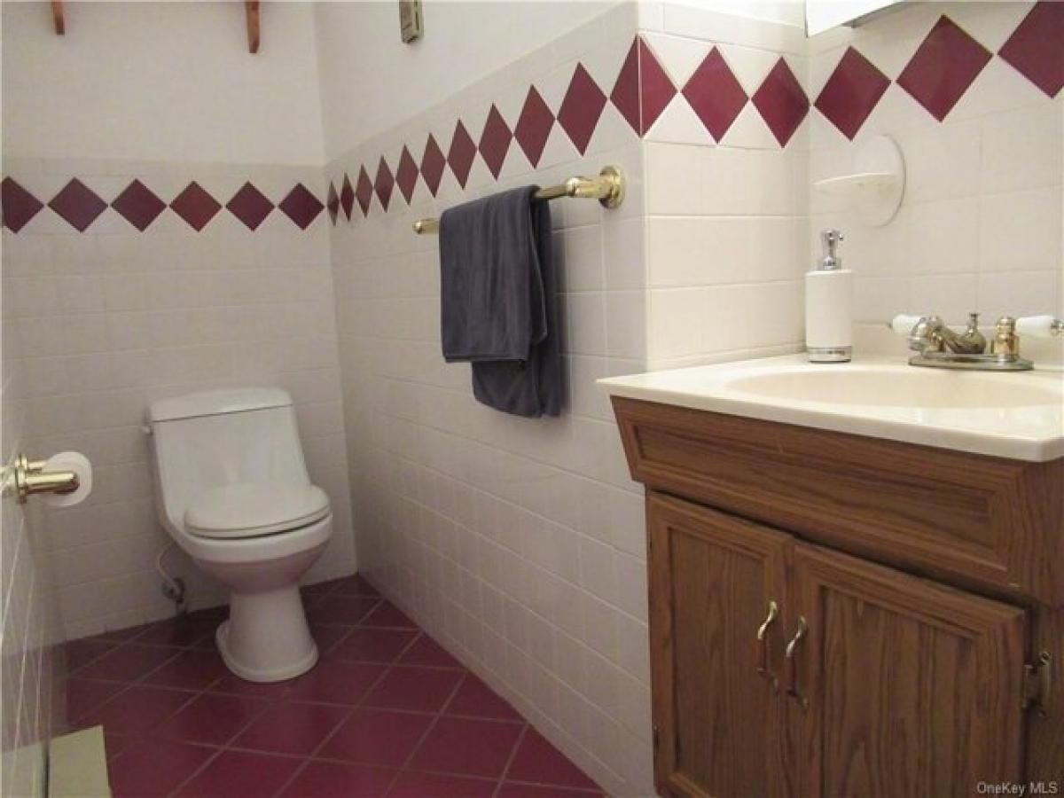 Picture of Home For Sale in Poughquag, New York, United States