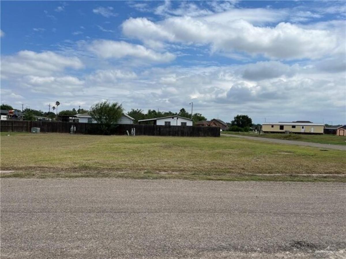 Picture of Residential Land For Sale in Weslaco, Texas, United States
