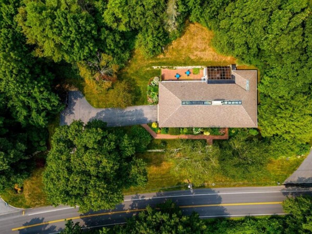 Picture of Home For Sale in Cumberland, Maine, United States