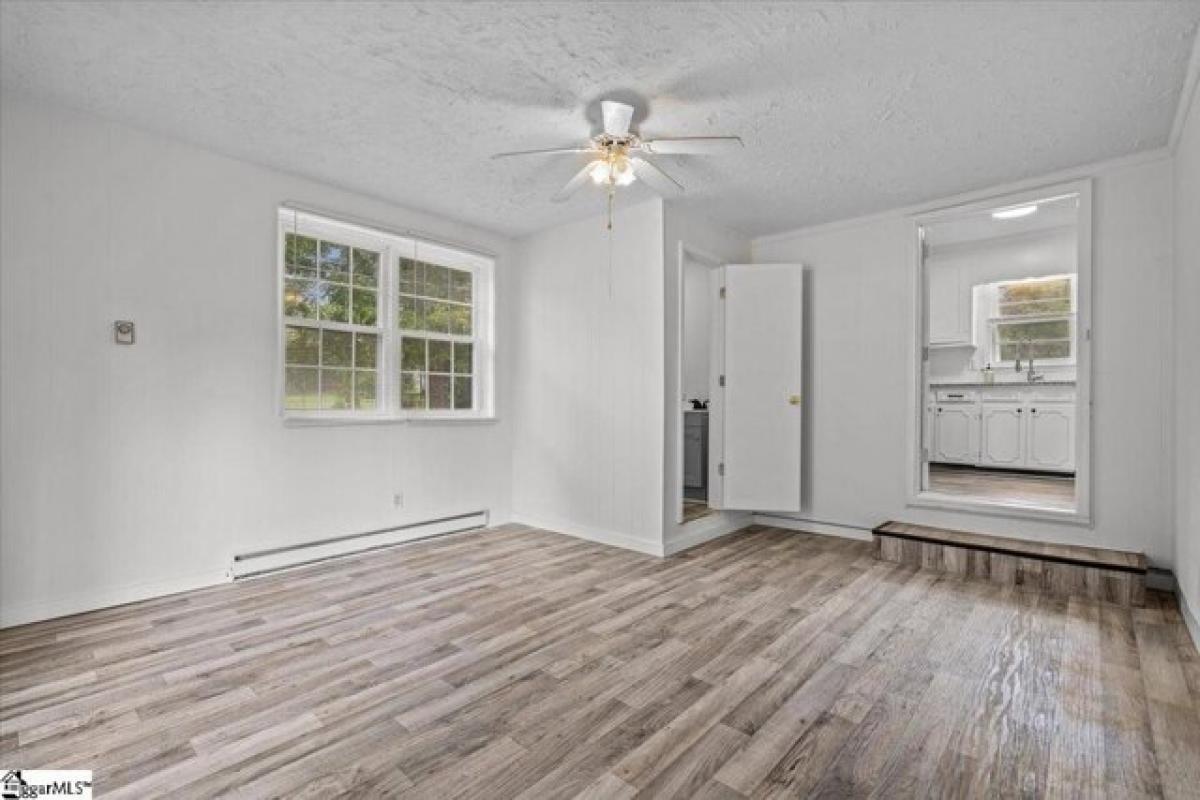 Picture of Home For Sale in Anderson, South Carolina, United States