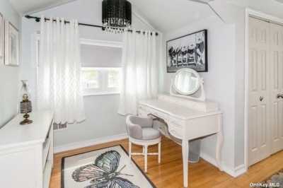 Home For Sale in Valley Stream, New York