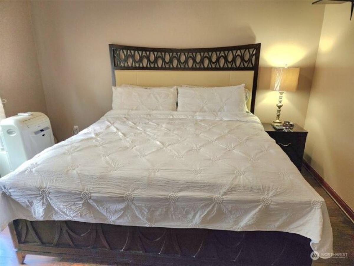 Picture of Home For Sale in Yelm, Washington, United States