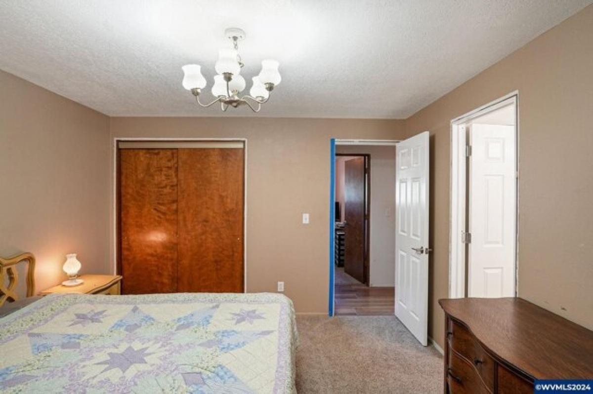 Picture of Home For Sale in Jefferson, Oregon, United States