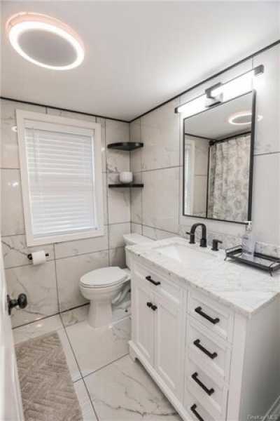 Home For Sale in Lake Katrine, New York