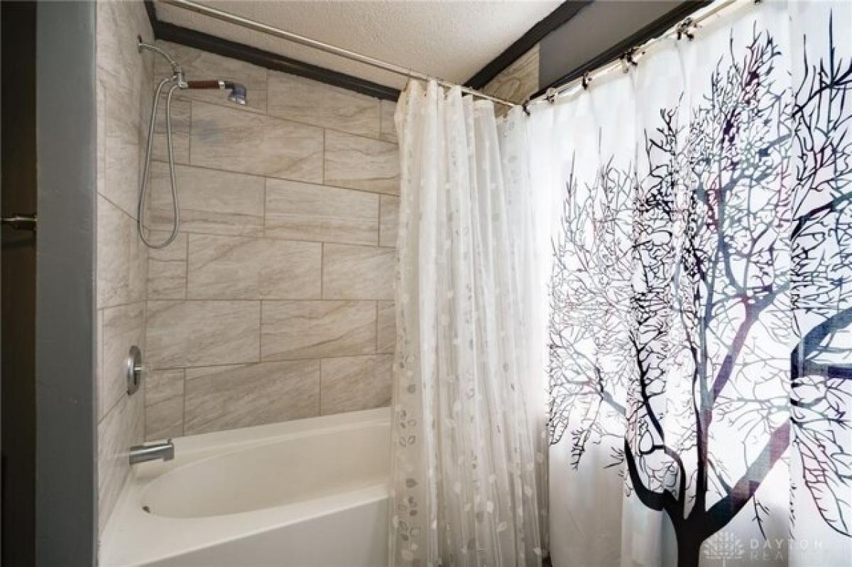 Picture of Home For Sale in Dayton, Ohio, United States