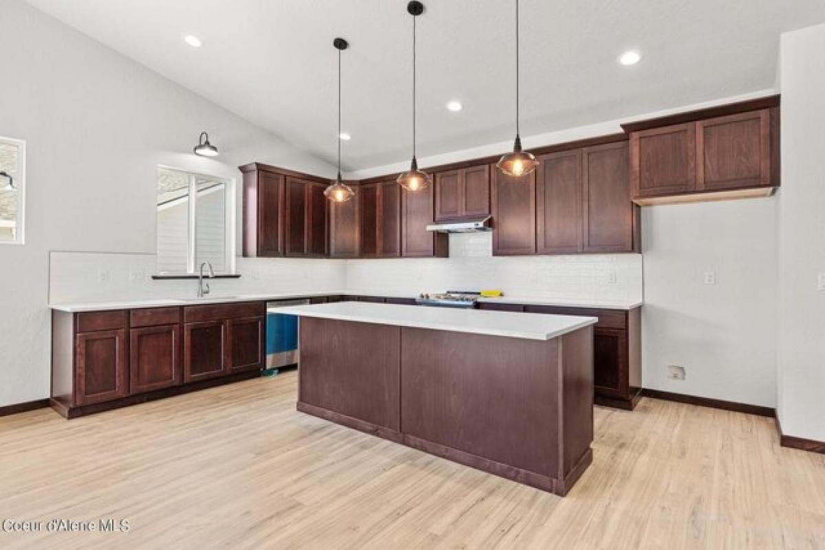 Picture of Home For Sale in Post Falls, Idaho, United States