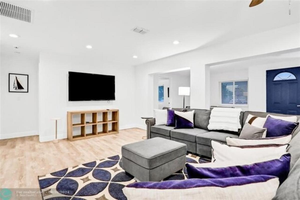 Picture of Home For Sale in Apollo Beach, Florida, United States