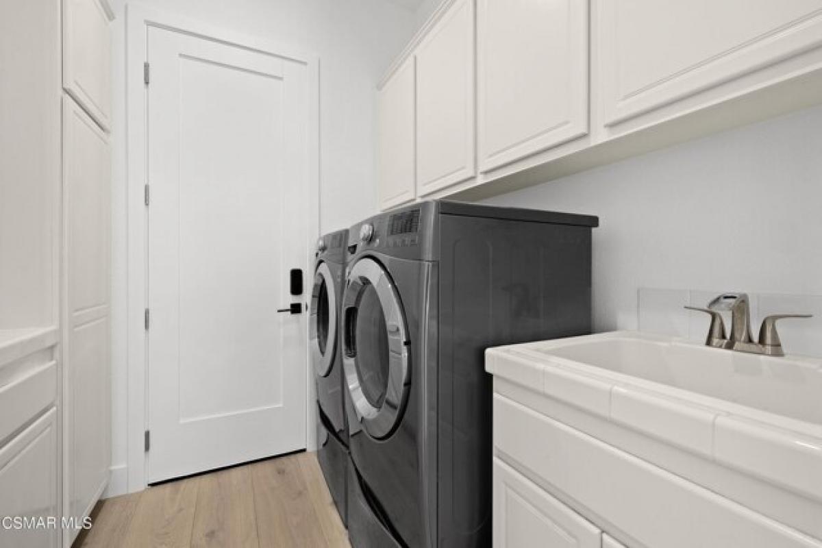 Picture of Home For Sale in Newbury Park, California, United States