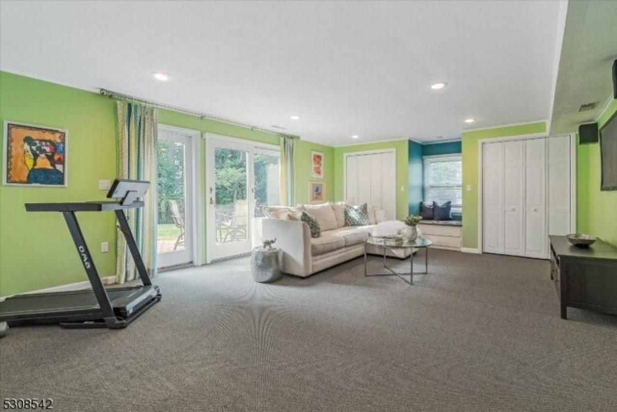 Picture of Home For Sale in Millburn, New Jersey, United States