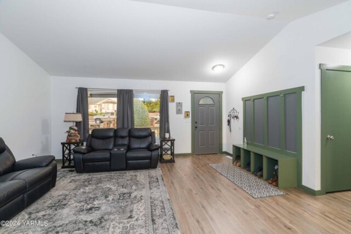 Picture of Home For Sale in Yakima, Washington, United States