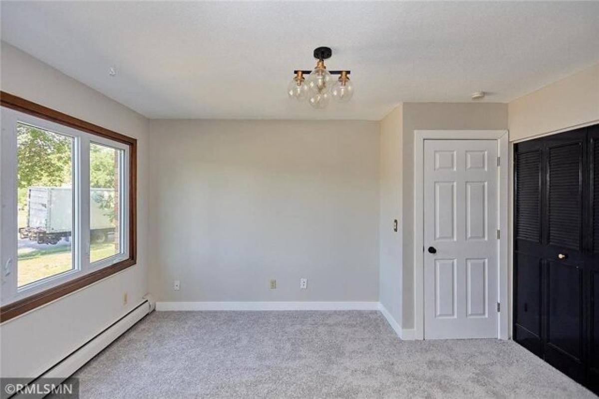 Picture of Home For Sale in Saint Louis Park, Minnesota, United States