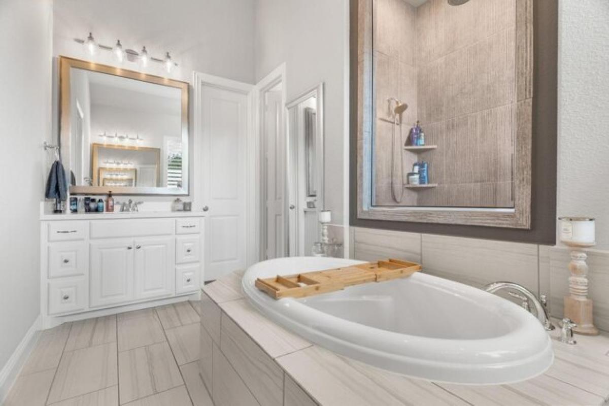 Picture of Home For Sale in Aubrey, Texas, United States