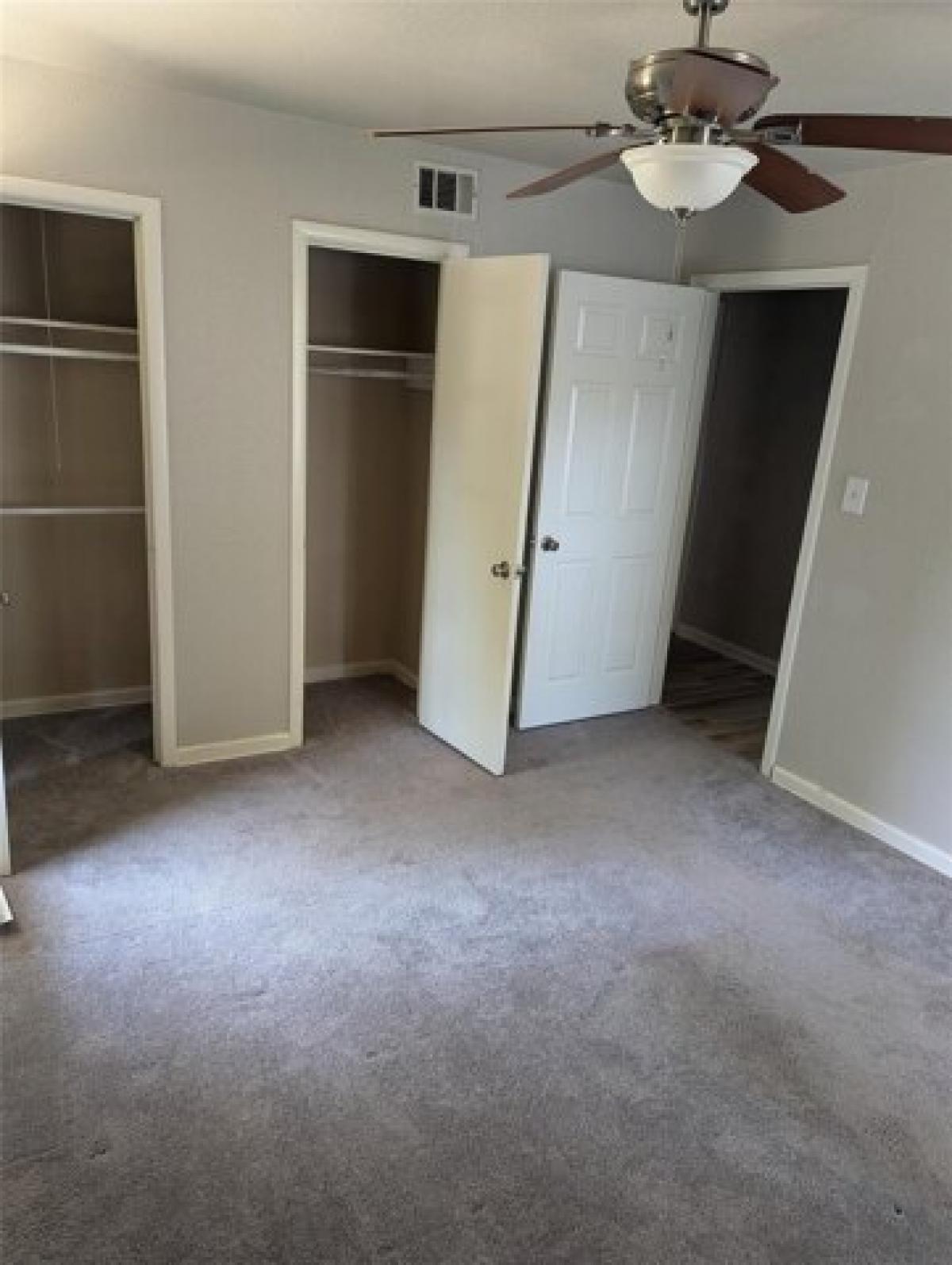 Picture of Home For Sale in Hurst, Texas, United States