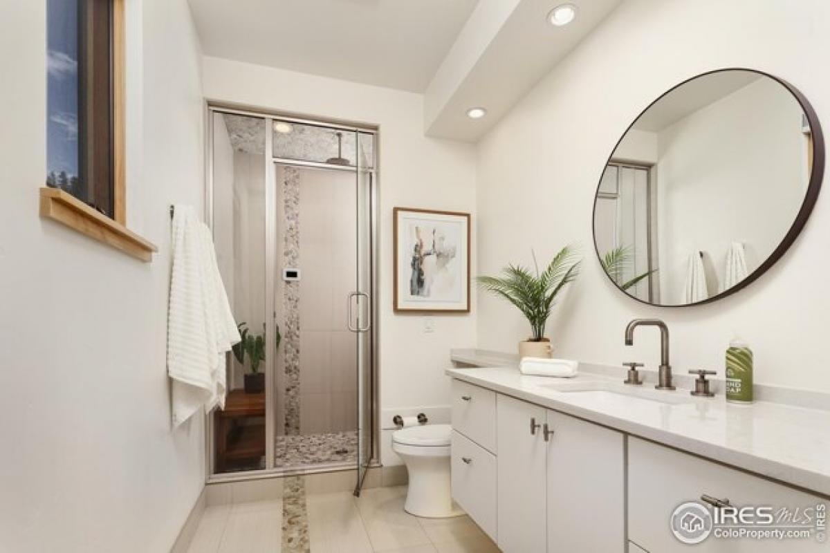 Picture of Home For Sale in Lyons, Colorado, United States