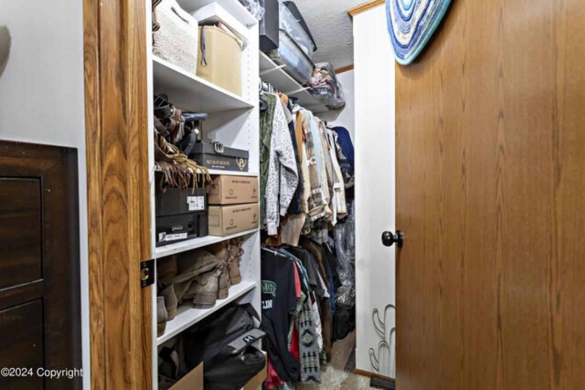 Picture of Home For Sale in Gillette, Wyoming, United States