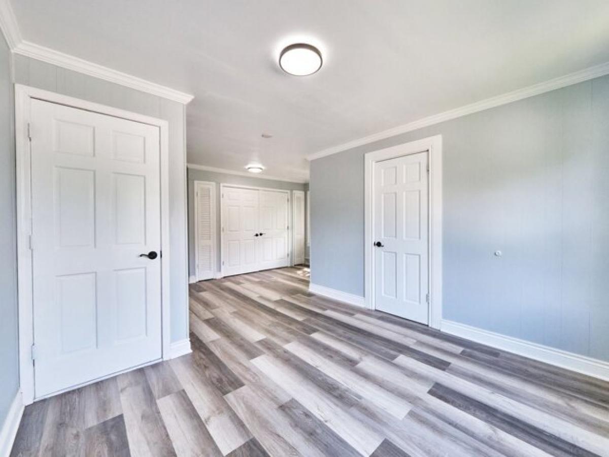 Picture of Home For Sale in Harvey, Illinois, United States